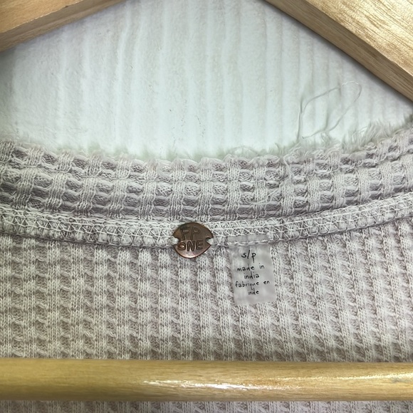 Free People - Colt Lavender Cream Stonewashed Waffle Long Sleeve Henley Tee SZ S - Picture 8 of 10
